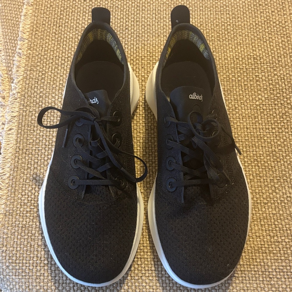Women’s allbirds sneakers